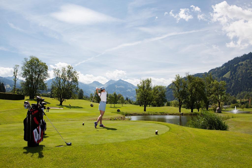 Schlosshotel Kitzbuehel A-Rosa Collection Luaran gambar Golf course in the Alps