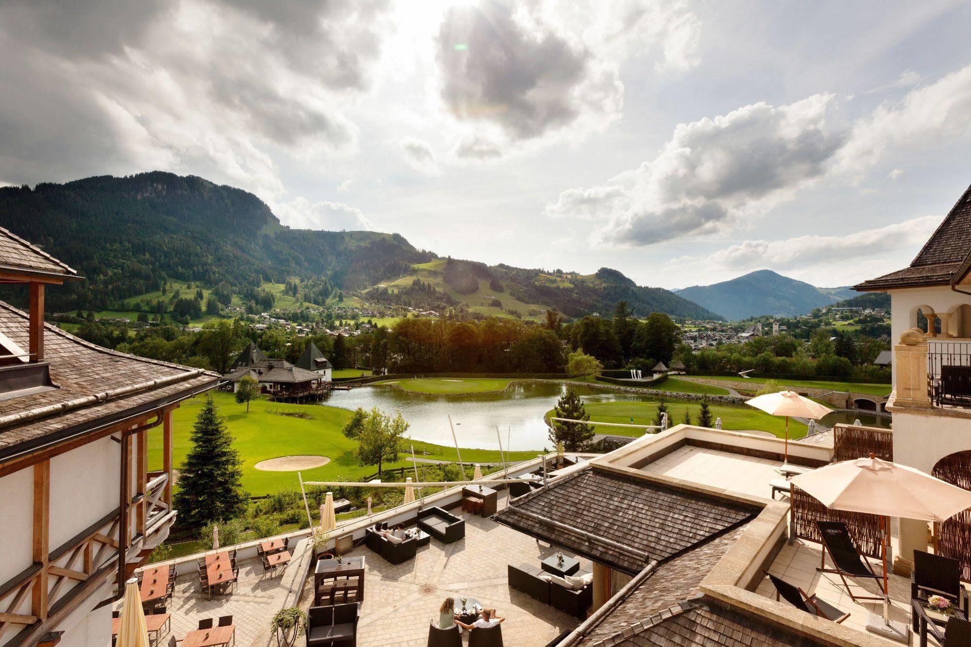 Schlosshotel Kitzbuehel A-Rosa Collection Luaran gambar View of the town
