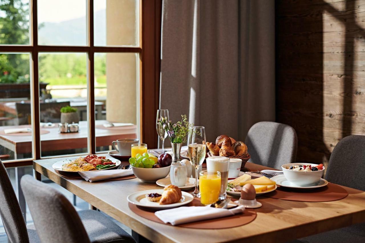 Schlosshotel Kitzbuehel A-Rosa Collection Luaran gambar Breakfast table
