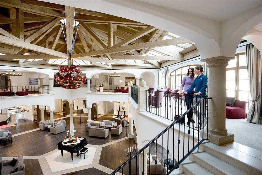 Schlosshotel Kitzbuehel A-Rosa Collection Luaran gambar The interior of the hotel